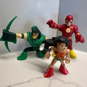Lot of 3 Imaginext DC Universe Action Figures - Green Arrow Super Woman Flash